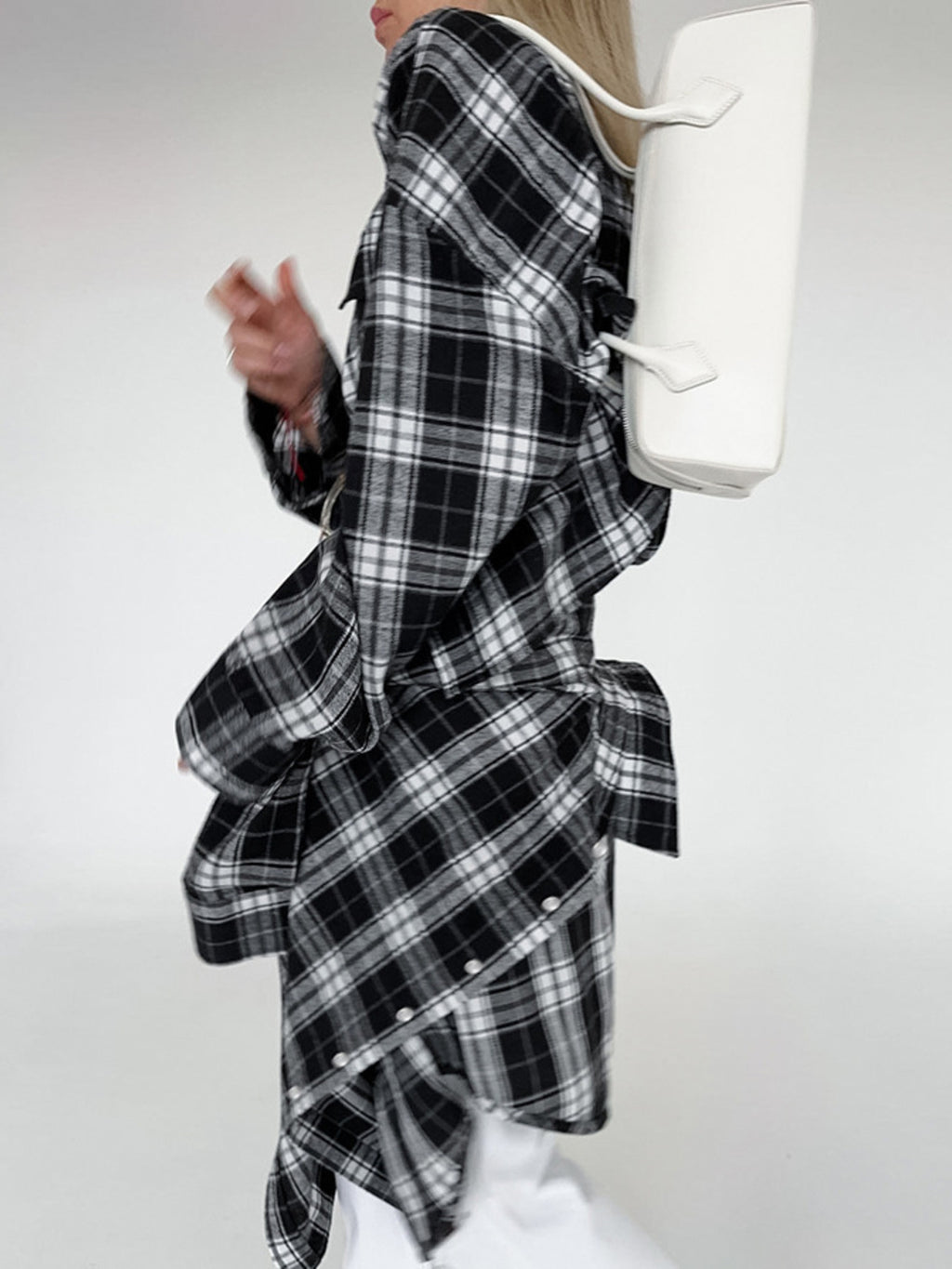 Women’s oversized plaid shirt with button front and pockets